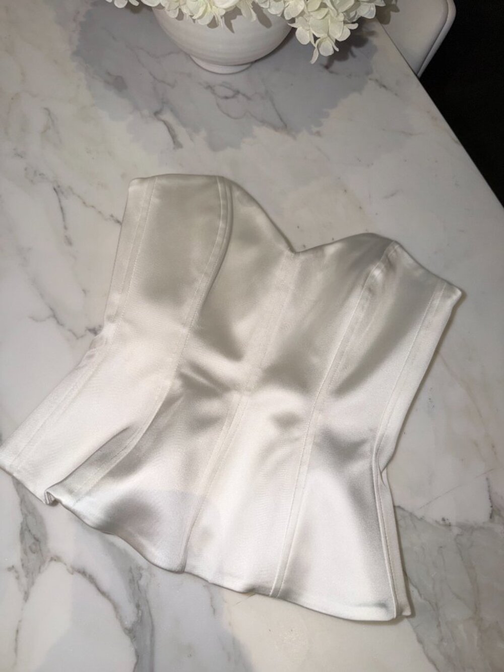 Aritzia Strapless satin sweetheart bustier top - Picture 10 of 10